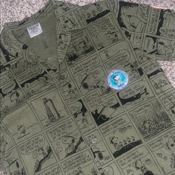 Peanuts Olive Comic Print Men's Shirt size small beagle scout - Picture 2 of 13